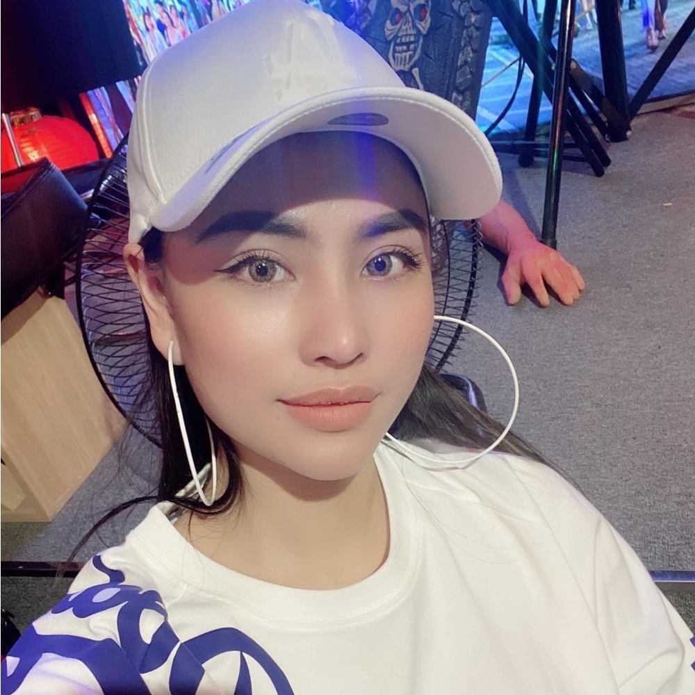 White Retro Hoop Earrings